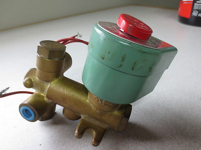 ASCO 8300A1RG SOLENOID VALVE - 110/120 50/60 1/4" PIPE 20W 150psi - NEW SURPLUS0