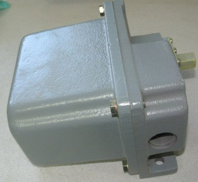 SQUARE D 9012 GAR26 MACHINE TOOL PRESSURE SWITCH, TYPE G - NEW SURPLUS6