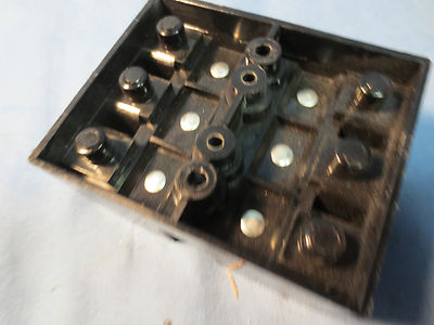 CONNECTRON (?) MR633-77 FUSE HOLDER BLOCK 30A AMP 600V - LESS FUSES3