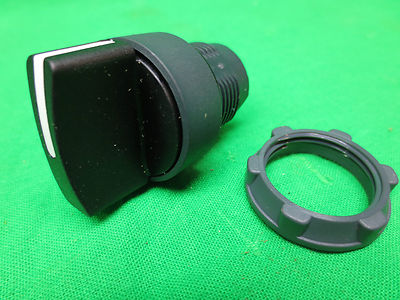 TELEMECANIQUE ZB5AD2 ROTARY SWITCH, SERIES B - NEW SURPLUS2