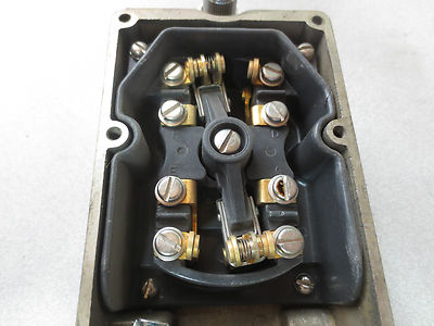 NAMCO EA180-22302 SNAP-LOCK LIMIT SWITCH - EA180223022