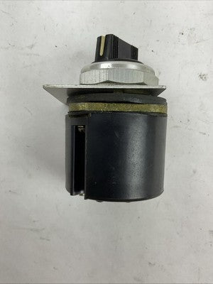 ALLEN BRADLEY 800T-U19 SER Q 300V AC/DC 2WATT SELECTOR SWITCH3