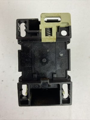 TELEMECANIQUE CA3DN40 600VAC 10A CONTACTOR 24VDC COIL LA4DE1E 24-48VDC LA1DN023