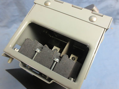 I-T-E V2B2211MR VACU-BREAK PANELBOARD & SWITCHBOARD UNIT 240V 30-30A NEW SURPLUS7