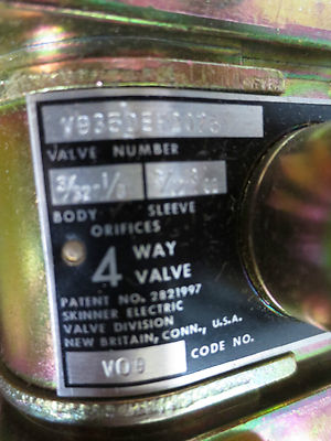 SKINNER V935LEH2075 V9-SERIES SOLENOID VALVE 4-WAY - 20W 75psi 120V NEW SURPLUS5