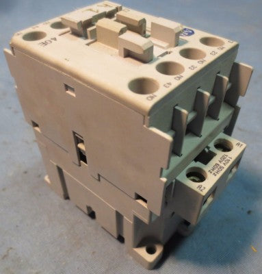 ALLEN-BRADLEY 700-CF400* Ser. A CONTROL RELAY0