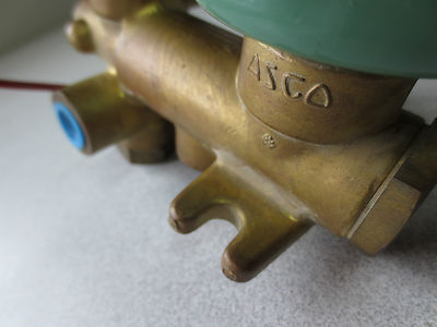 ASCO 8300A1RG SOLENOID VALVE - 110/120 50/60 1/4" PIPE 20W 150psi - NEW SURPLUS4