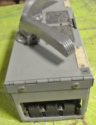 I-T-E V2B3212 CLAMPMATIC VACU-BREAK DUAL-AMPERAGE SWITCH 240V, 30 & 60A, 3-POLE10