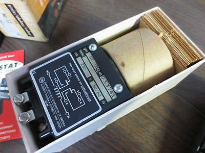 AGASTAT NE-12QT TIME DELAY RELAY - 220V, 50/60Hz -HAS CRACK SEE PHOTOS0