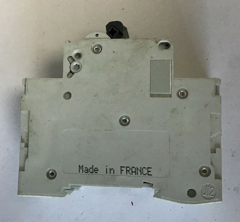 SCHNEIDER C60 C15A CIRCUIT BREAKER MULTI 9  480/277VAC 125VDC4