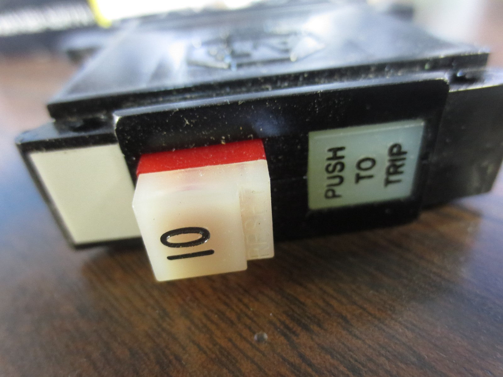 ALLEN-BRADLEY 1492-G100 Ser. B - SINGLE POLE CIRCUIT BREAKER - 10A - NEW SURPLUS2