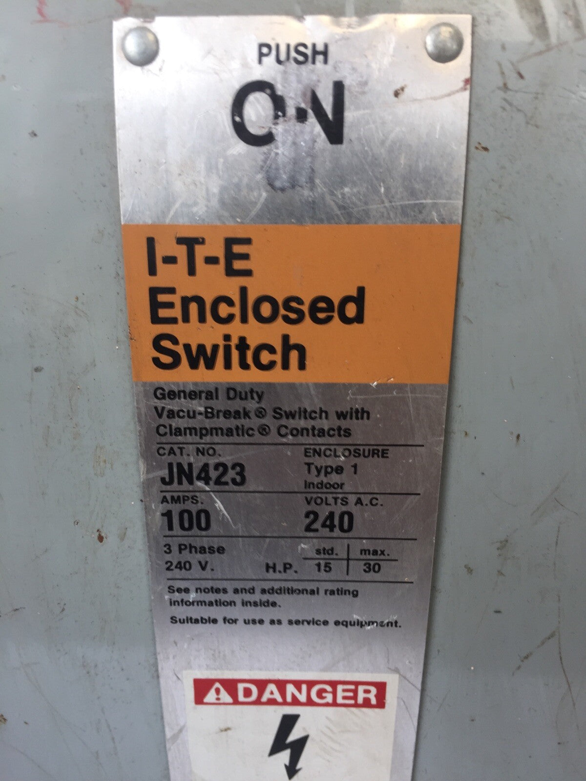 ITE JN423 ENCLOSED SWITCH 100A 240VAC 30HP TYPE 1 ENCLOSURE VACU-BREAK SWITCH W2