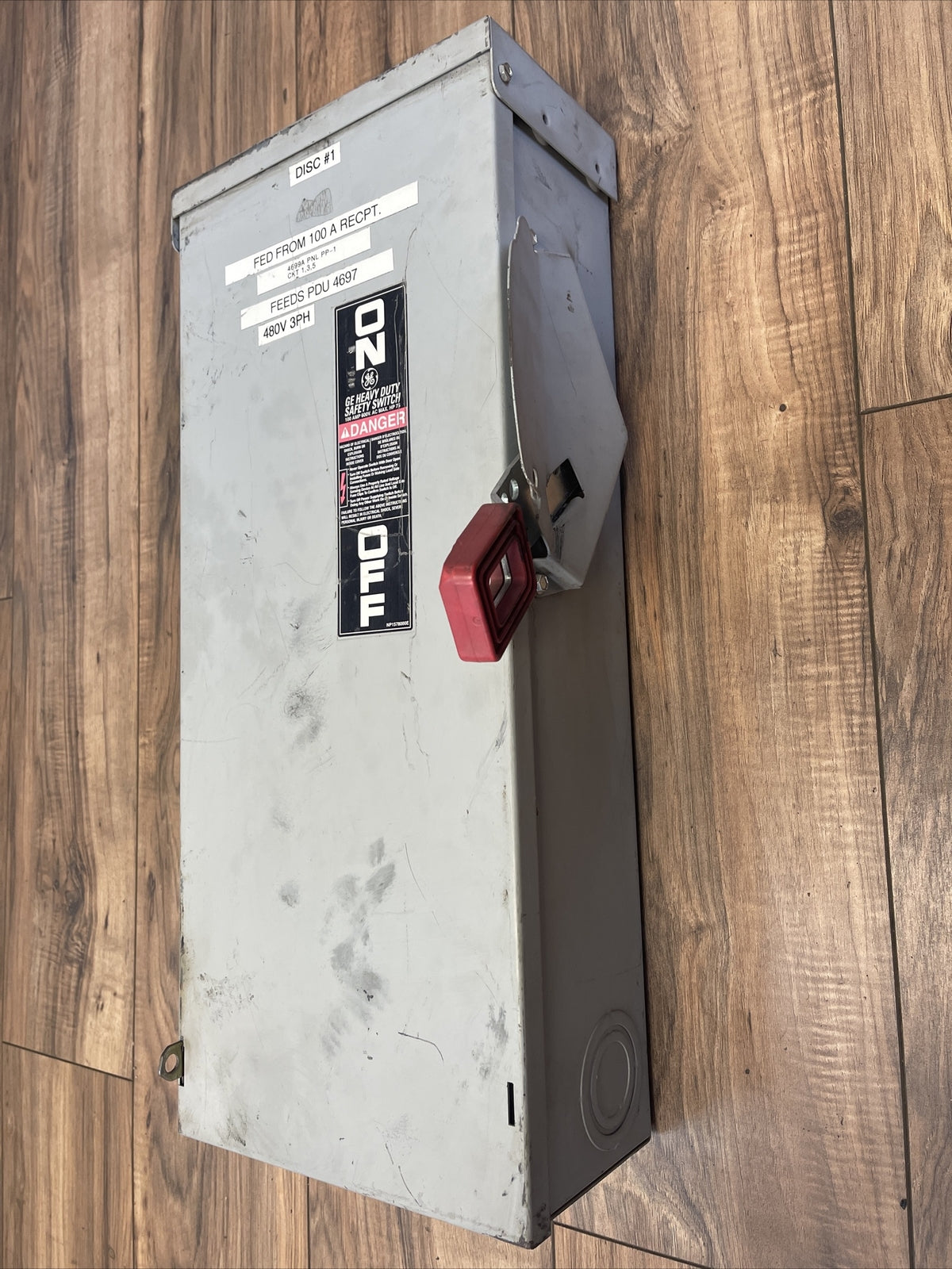 GE TH3363R MODEL 11 FUSIBLE SAFETY SWITCH 100A 600VAC 250VDC 30HP 3P TYPE 3R4