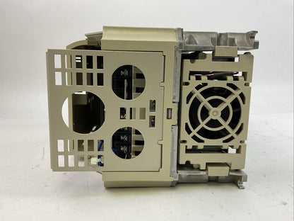 YASKAWA CIMR-E7U42P2 AC VARISPEED E7 DRIVE OUTPUT 3PH 0-480VAC 5.3A 4.0kVA INPUT3