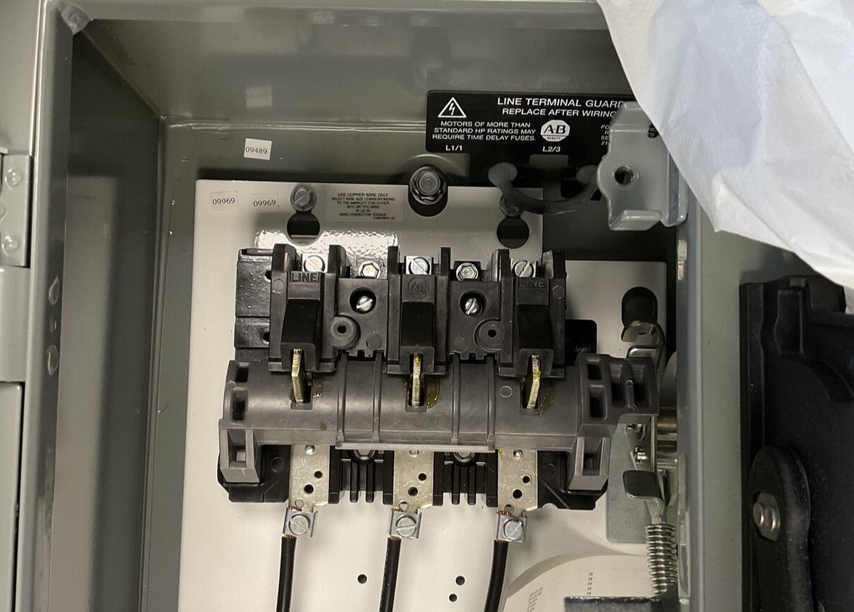 ALLEN BRADLEY 512-BFB-A2G-1-4LG-6GPC-901 COMBINATION STARTER 480V SER.1 REV.654