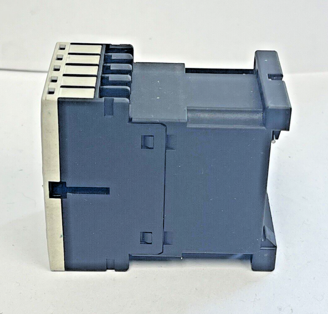 SIEMENS - 3RH1131-2BB40 - CONTROL RELAY - 10 A, 240 VAC, AUXILIARY CONTACT2