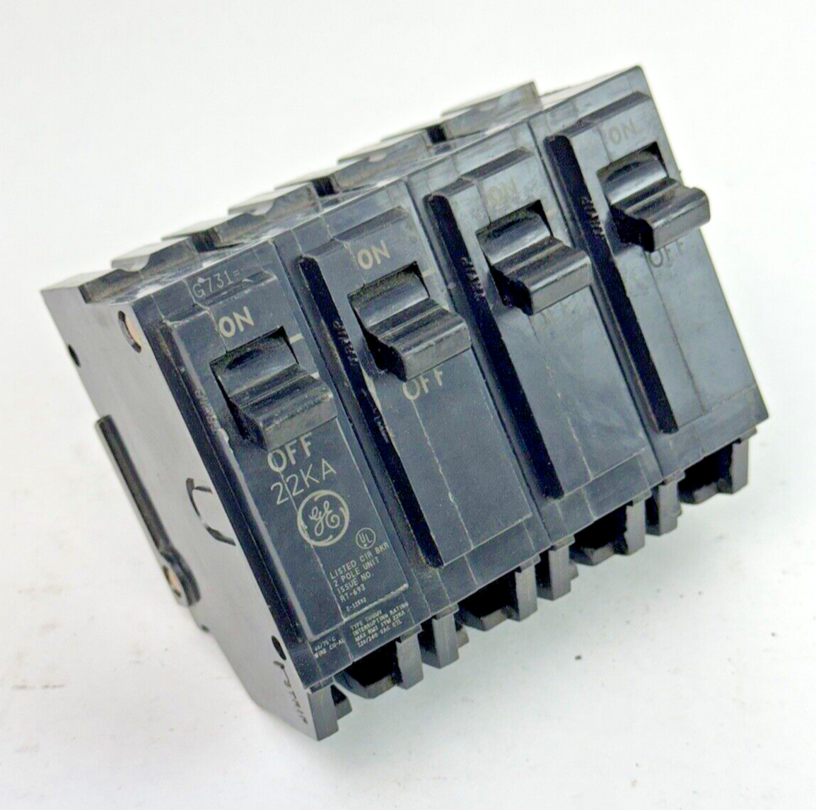 GE - THQMV4200 - CIRCUIT BREAKER (NO POLE TIE) - 2 POLE, 200 A, 240 VAC0