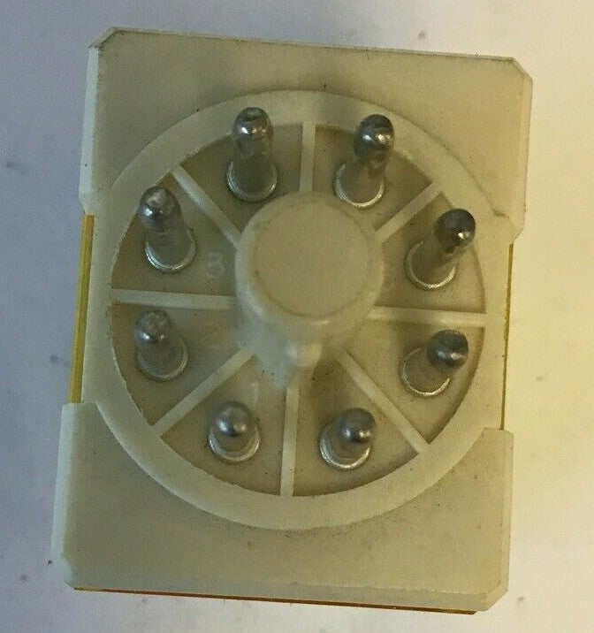 IDEC RR2P-U RELAY 10A 240VAC 100VDC 6V ***LOTOF9***6