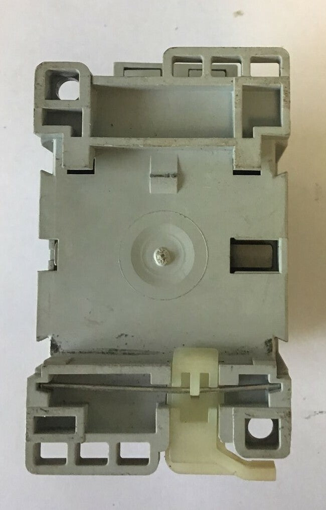 ALLEN BRADLEY 100-C09*10 CONTACTOR SER.A 25A 600VAC  3