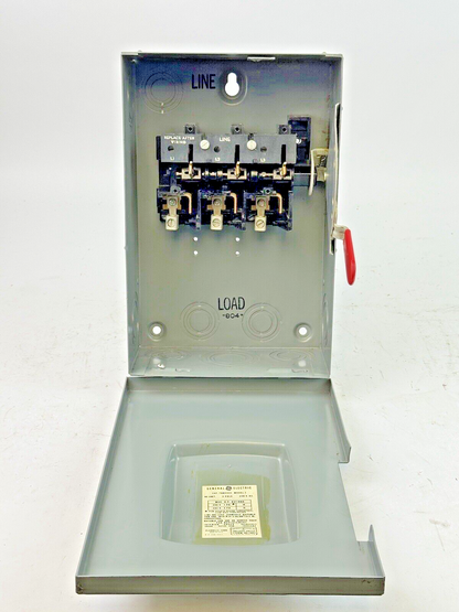 GE - TGN3322 MODEL 2 - SAFETY SWITCH - 60A/ 240VAC/ 3 POLE/ TYPE 17