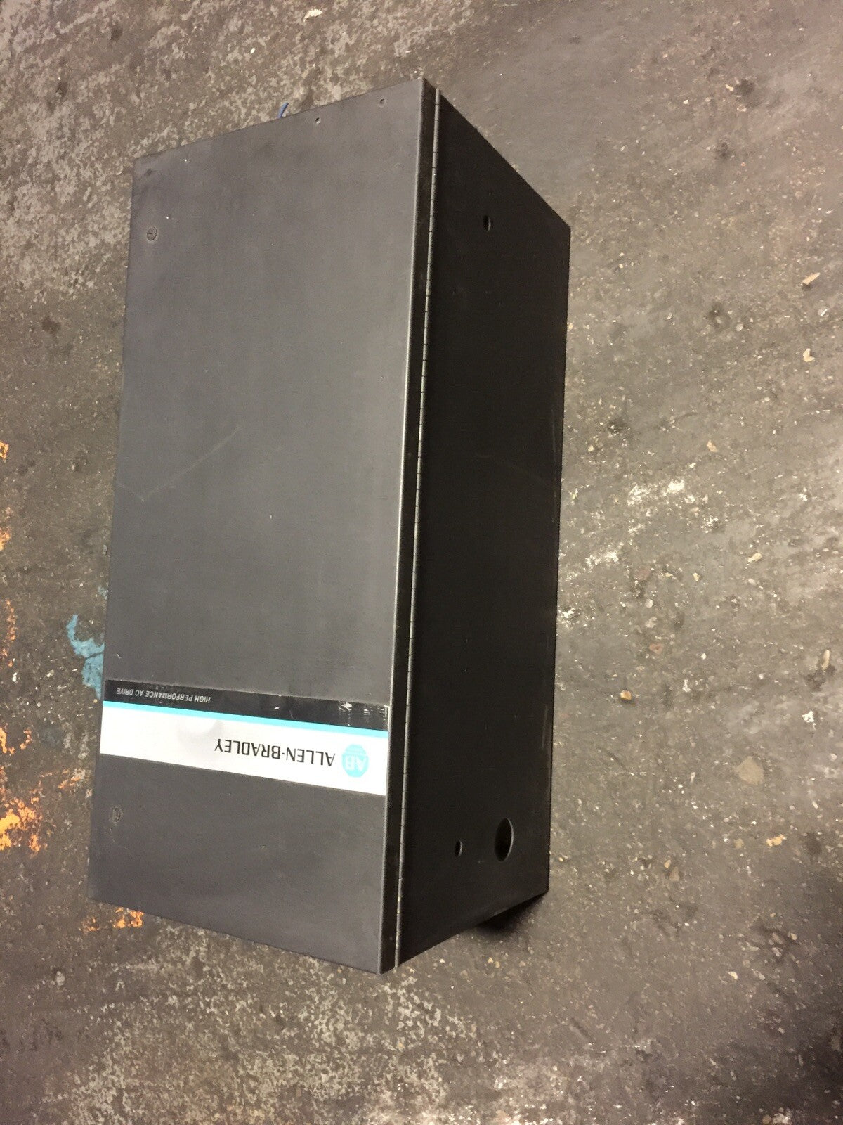 ALLEN BRADLEY 1392-B100-RK-MC-B-D1-F2-F4 AC DRIVE OUTPUT 440VAC 60A 3PH INPUT7