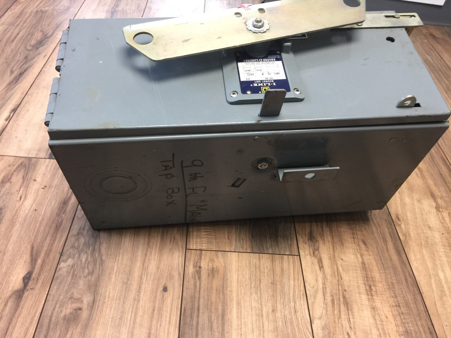 SQUARE D PQ-4220 I-LINE BUSWAY UNIT 200AMP 480VAC 3PH 4W 50HP SER 1A4