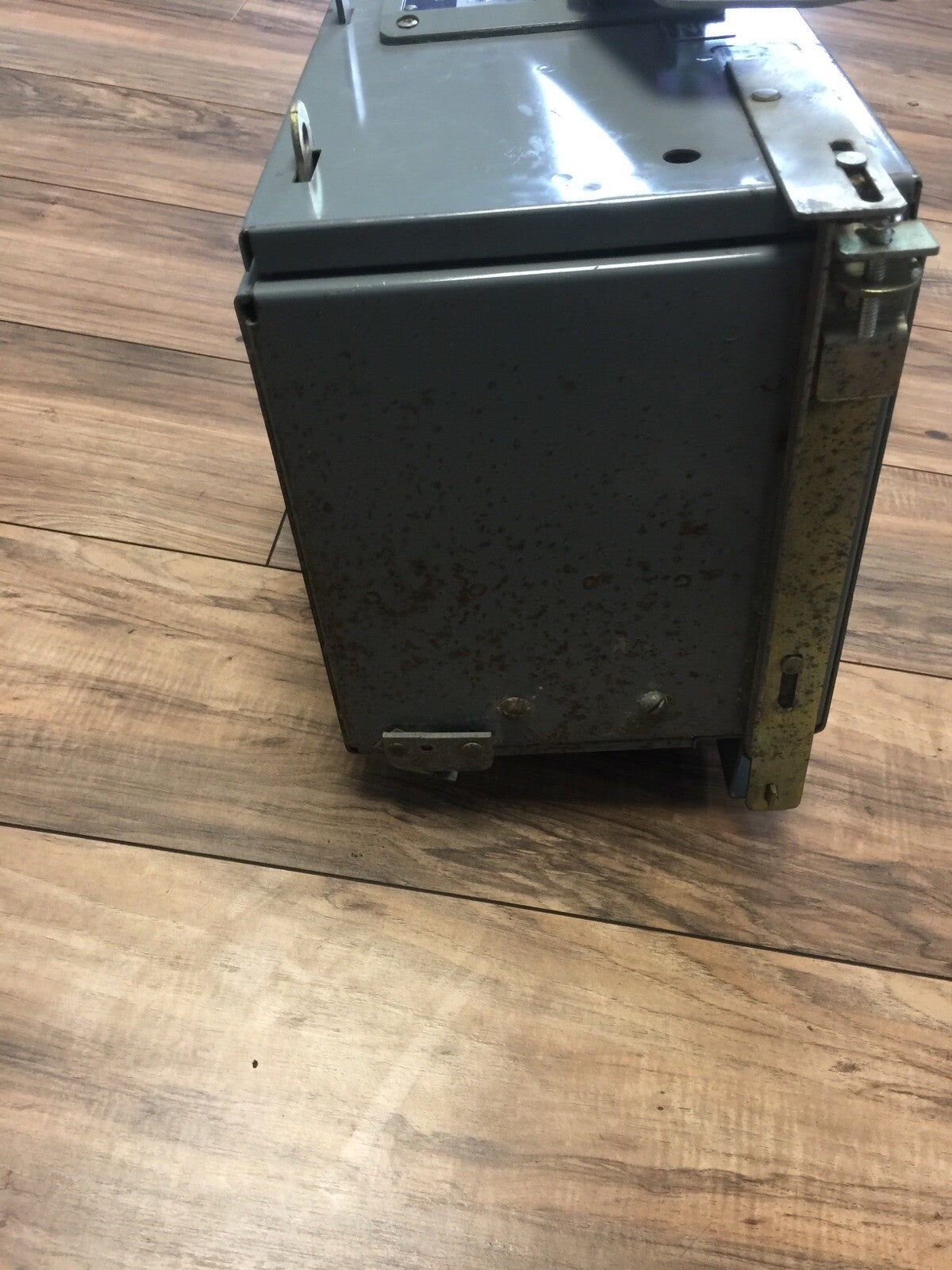 SQUARE D PQ-4220 I-LINE BUSWAY UNIT 200AMP 480VAC 3PH 4W 50HP SER 1A5