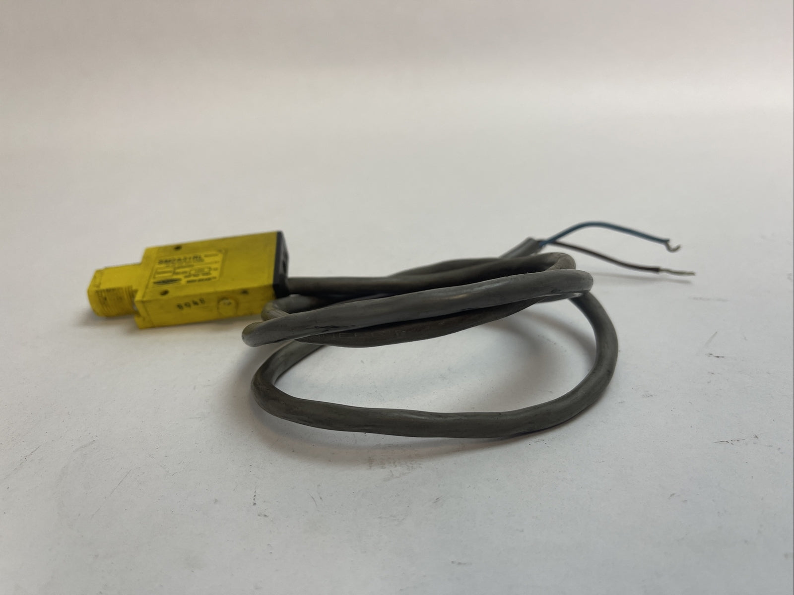 BANNER SM2A31RL MINI-BEAM SENSOR 24-240VAC 300ma2