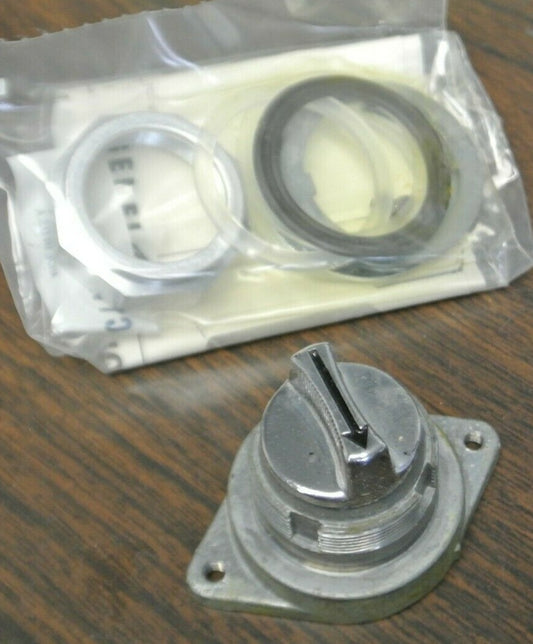 G.E. CR2940YB200A H.D. OILTIGHT SELECTOR SWITCH 2-POS. OPERATOR / NEW SURPLUS0