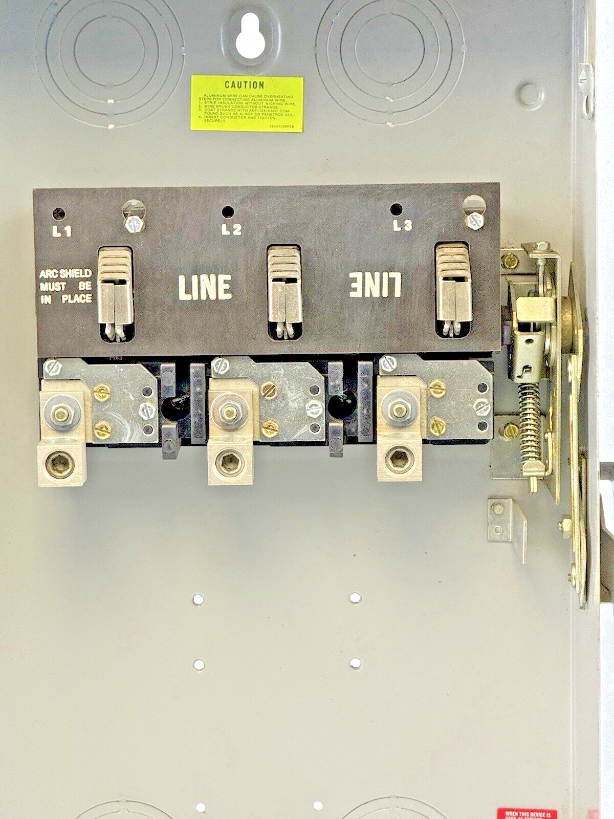 GE - TGN3324 MODEL 6 - SAFETY SWITCH NON-FUSIBLE - 200A/ 240VAC/ 3 POLE/ TYPE 115