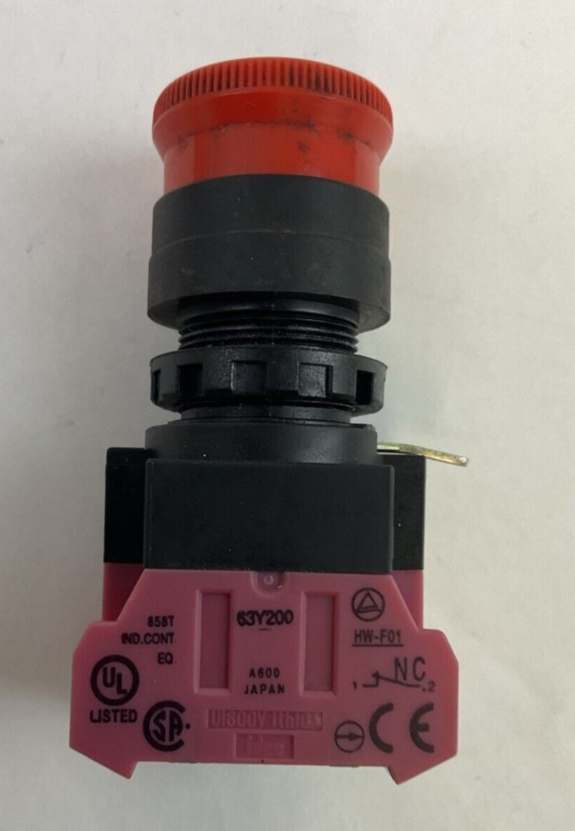 IDEC HW1B-V3F02-R TWIST LOCK PUSH BUTTON3