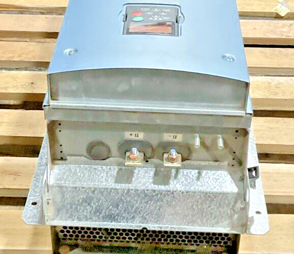 CUTLER HAMMER SVX100A1-4A1N1 VARIABLE FREQUENCY DRIVE 500V 50/60HZ CVA12