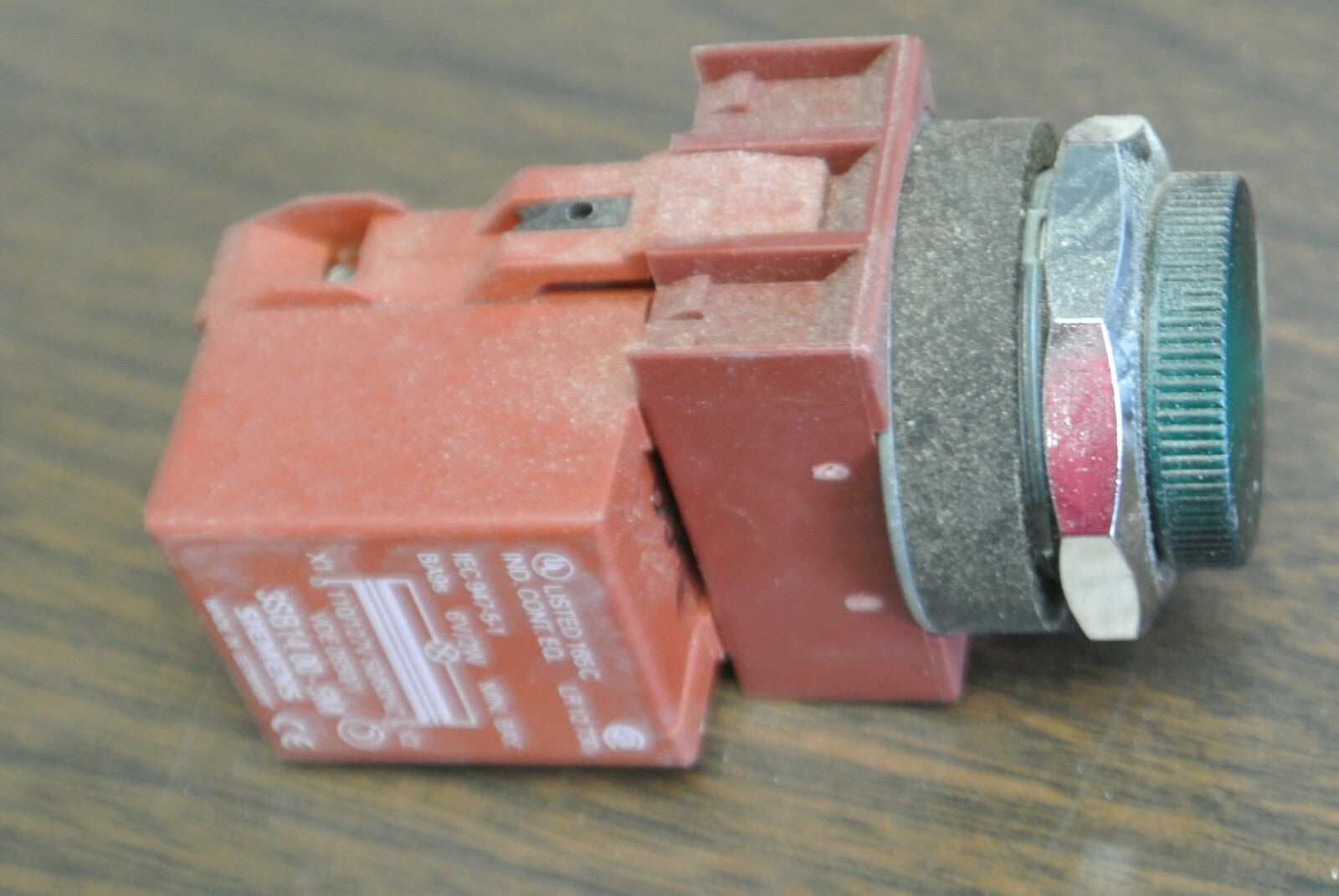 SIEMENS P30KLGT1 / PILOT LIGHT TRANSFORMER TYPE / 120V GREEN "OFF" NEW SURPLUS7