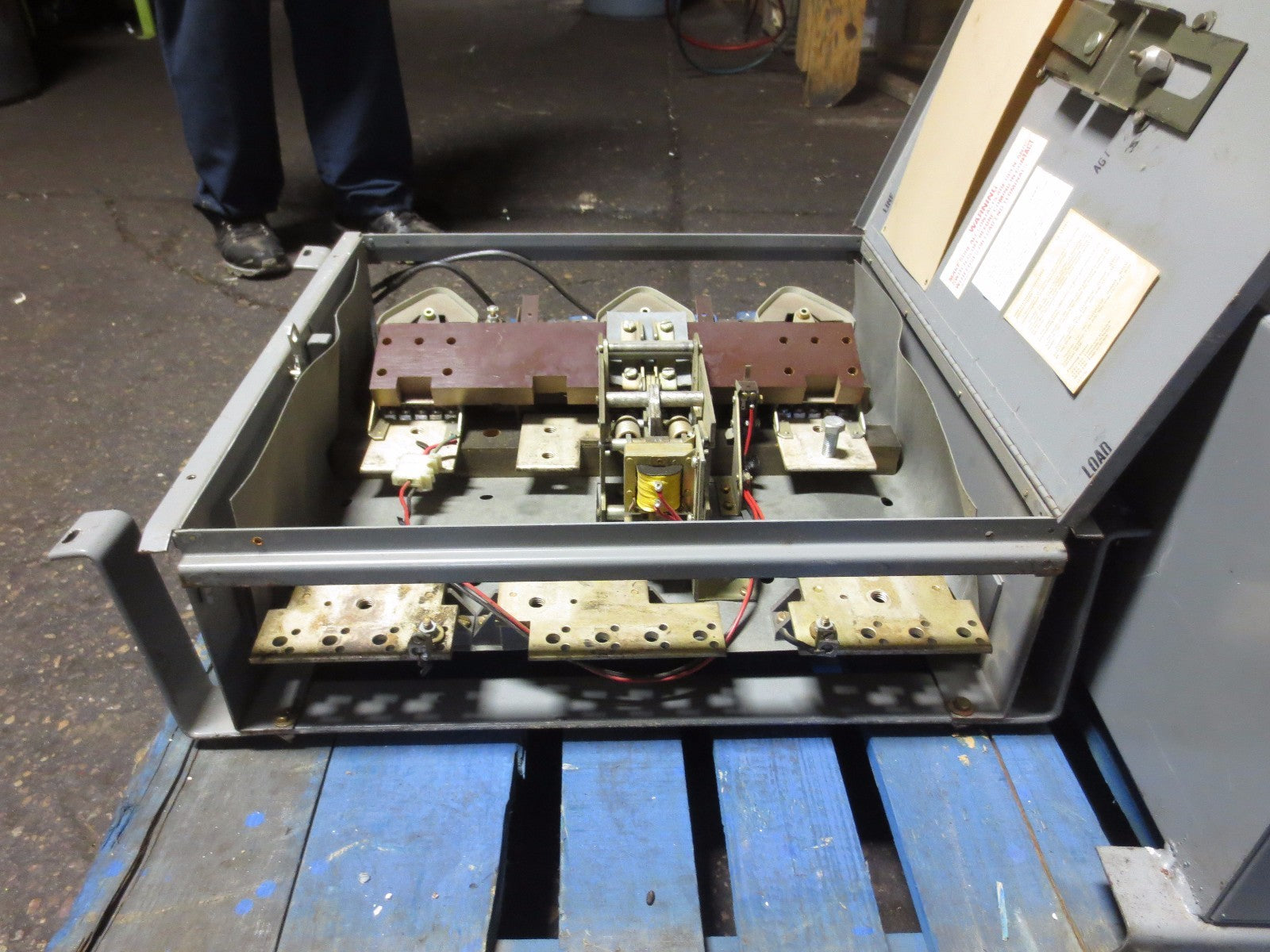 ZINSCO FDP368T FUSIBLE SWITCH - 600VAC, 1600A, 3-POLE4