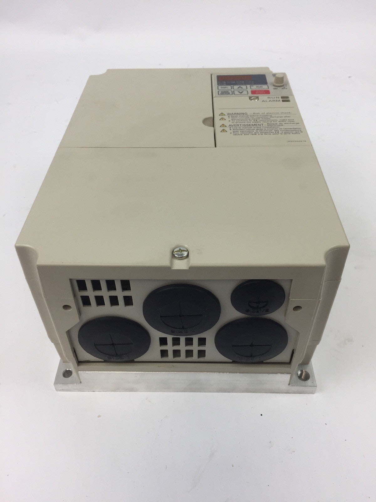 YASKAWA ELECTRIC CIMR-V7RU45P50 OUTPUT 0-460VAC 14.8A INPUT 380-460VAC 19.6A 3PH7