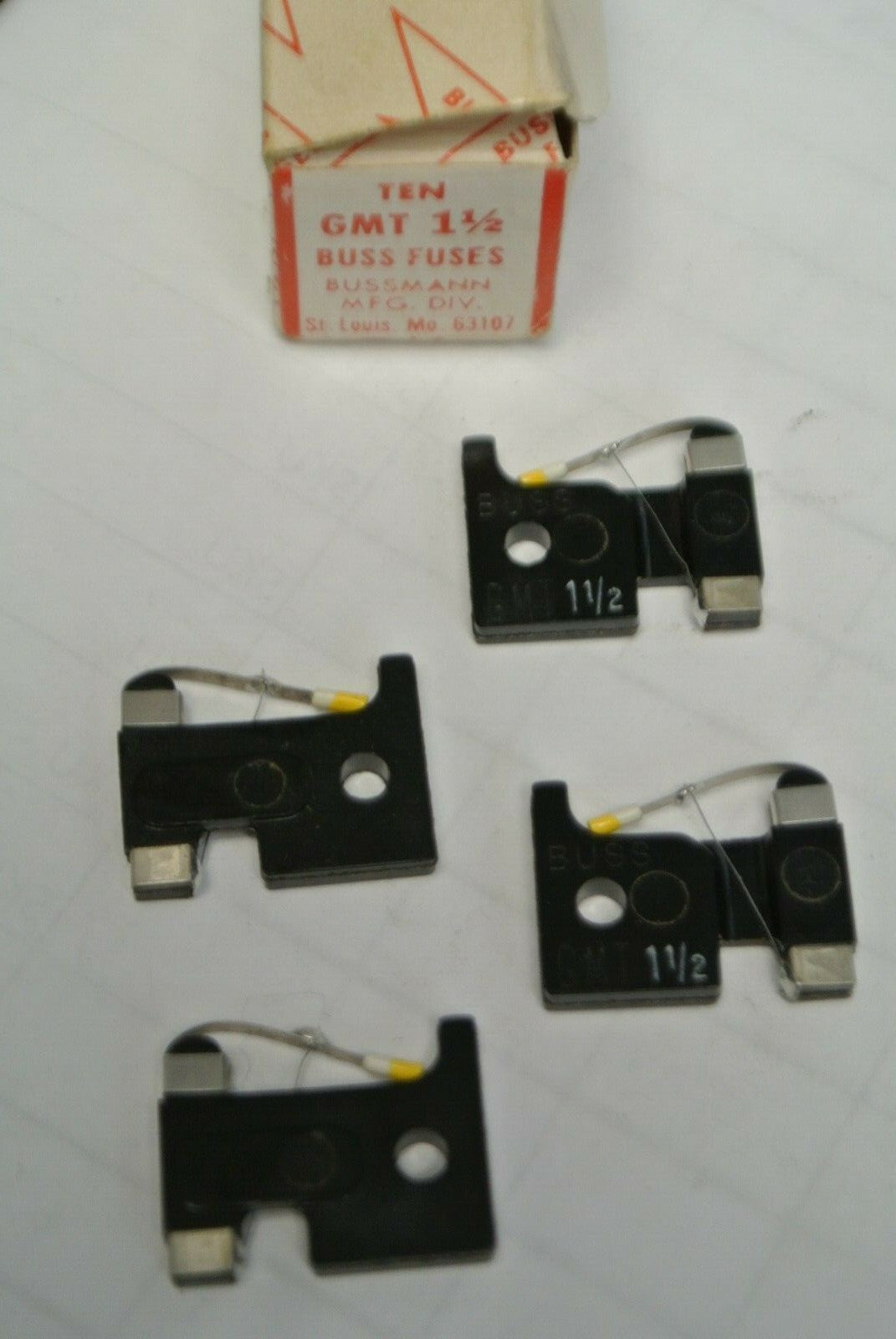 LOT of 4 / BUSS GMT 1-1/2 FUSES / 125VAC, 60VDC / NEW SURPLUS2