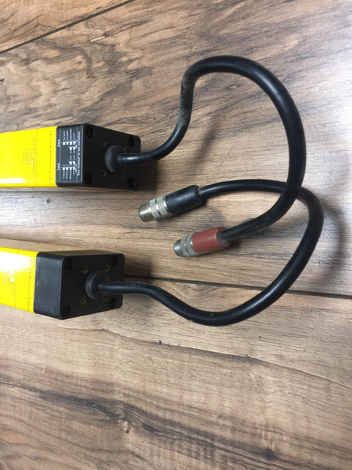 STI LIGHT CURTAIN SET 70158-1535 RECEIVER 70157-1137 TRANSMITTER 24VDC 3