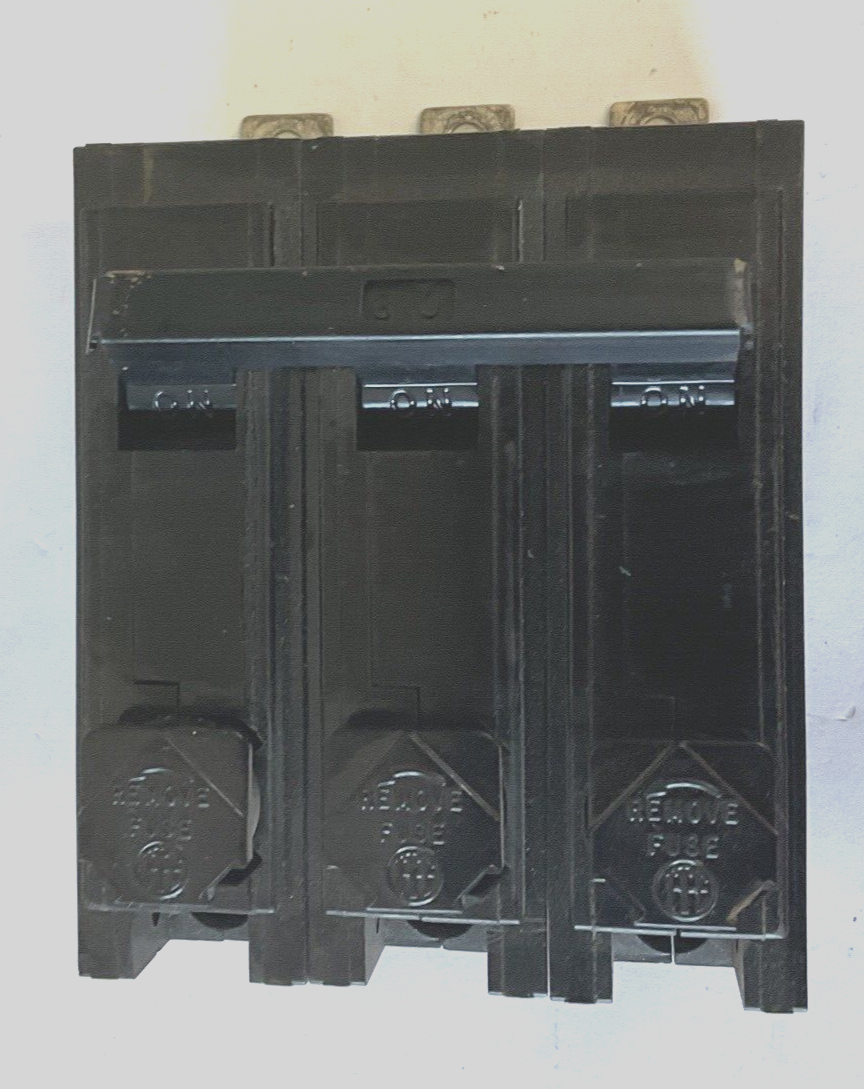 ITE CE3B030 FUSED CIRCUIT BREAKER 30A 3POLE 480VAC0