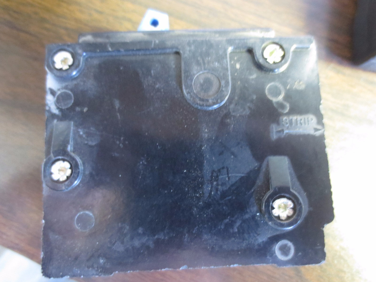 BRYANT B115 CIRCUIT BREAKER 15A - LOT of 104