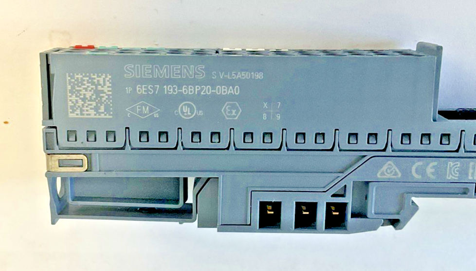 SIEMENS 6ES7 193-6BP20-0BA0 DIGITAL BASE MODULE ***LOTOF10****2