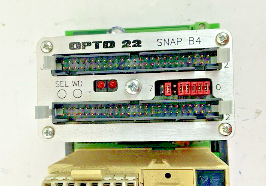 OPTO 22 SNAP8M W/ SNAP-OAC5(8) W/ SNAP B4  8 SLOT MODULE RACK1