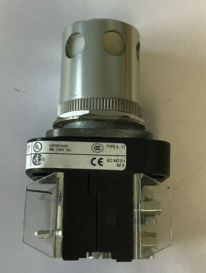 Allen Bradley 800T-QA24W WHITE ILL. 24V Push button SER. T1