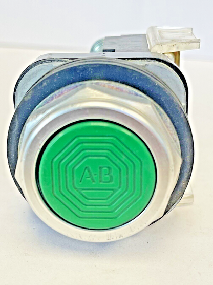 ALLEN BRADLEY - 800T-XD1 SER D - MOMENTARY PUSH BUTTON - GREEN2
