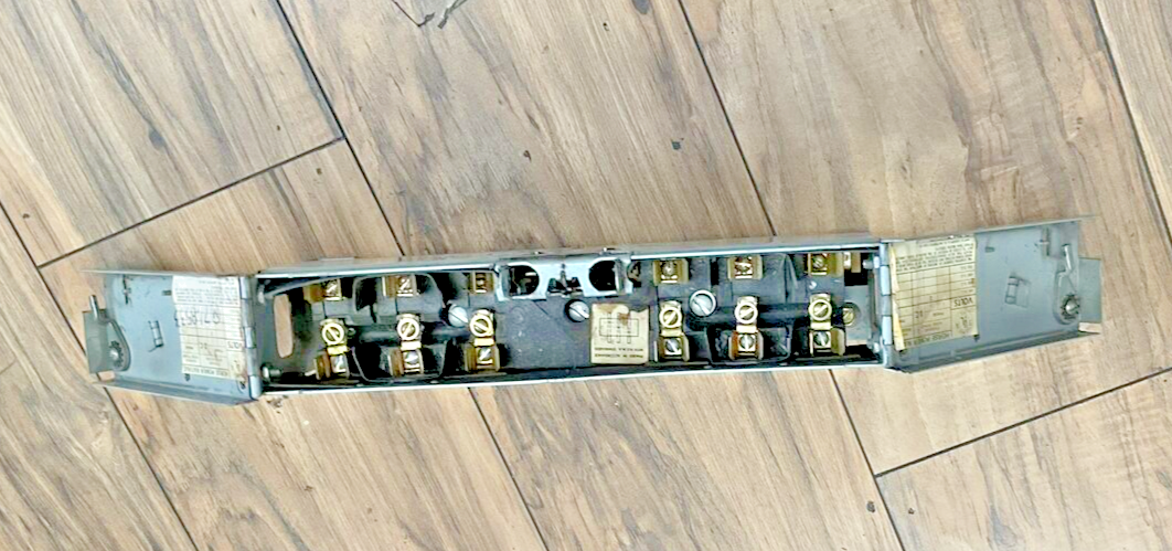 ITE V2A3211 PANELBOARD SWITCH 30A 250V 3POLE 3PH 7 1/2HP9