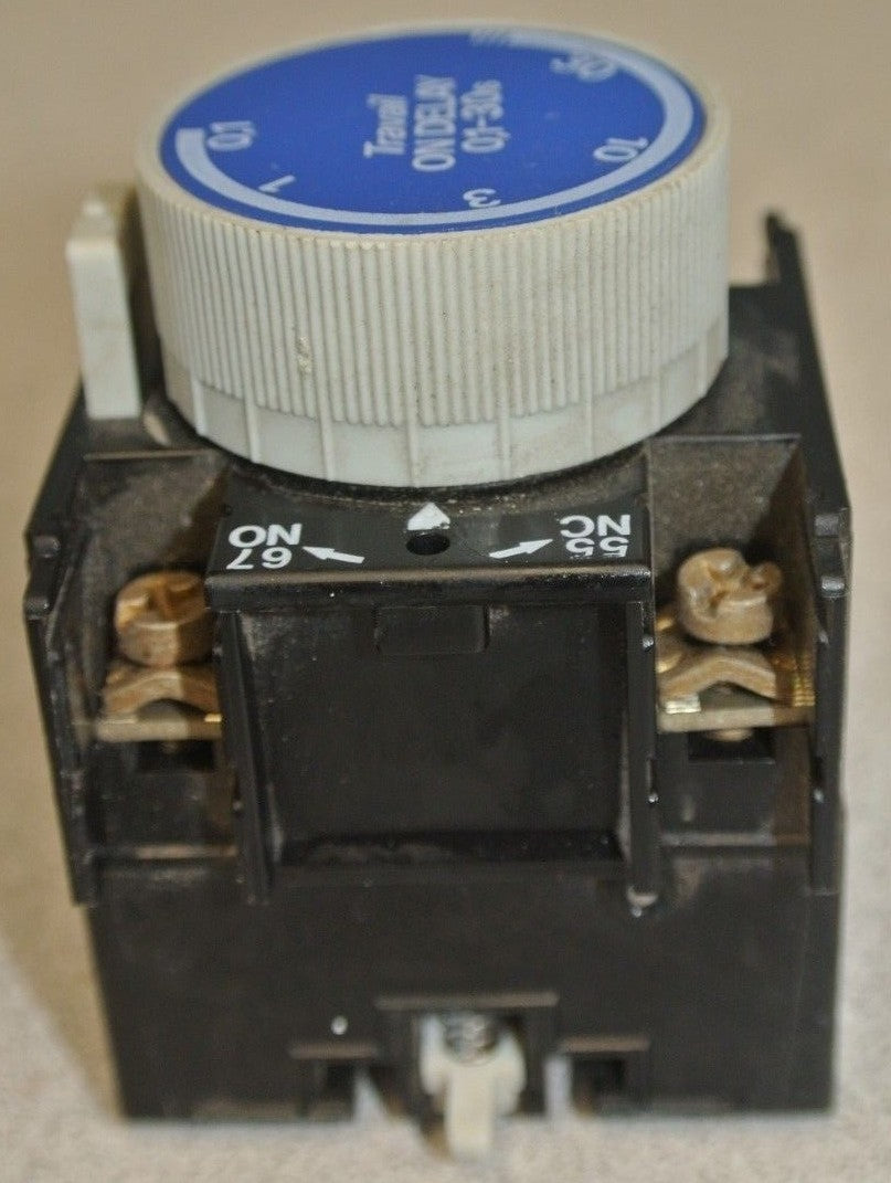 TELEMECANIQUE LA2-D22 - TIME DELAY MODULE / TIMER / ON DELAY / 0.1 to 30 SECONDS4