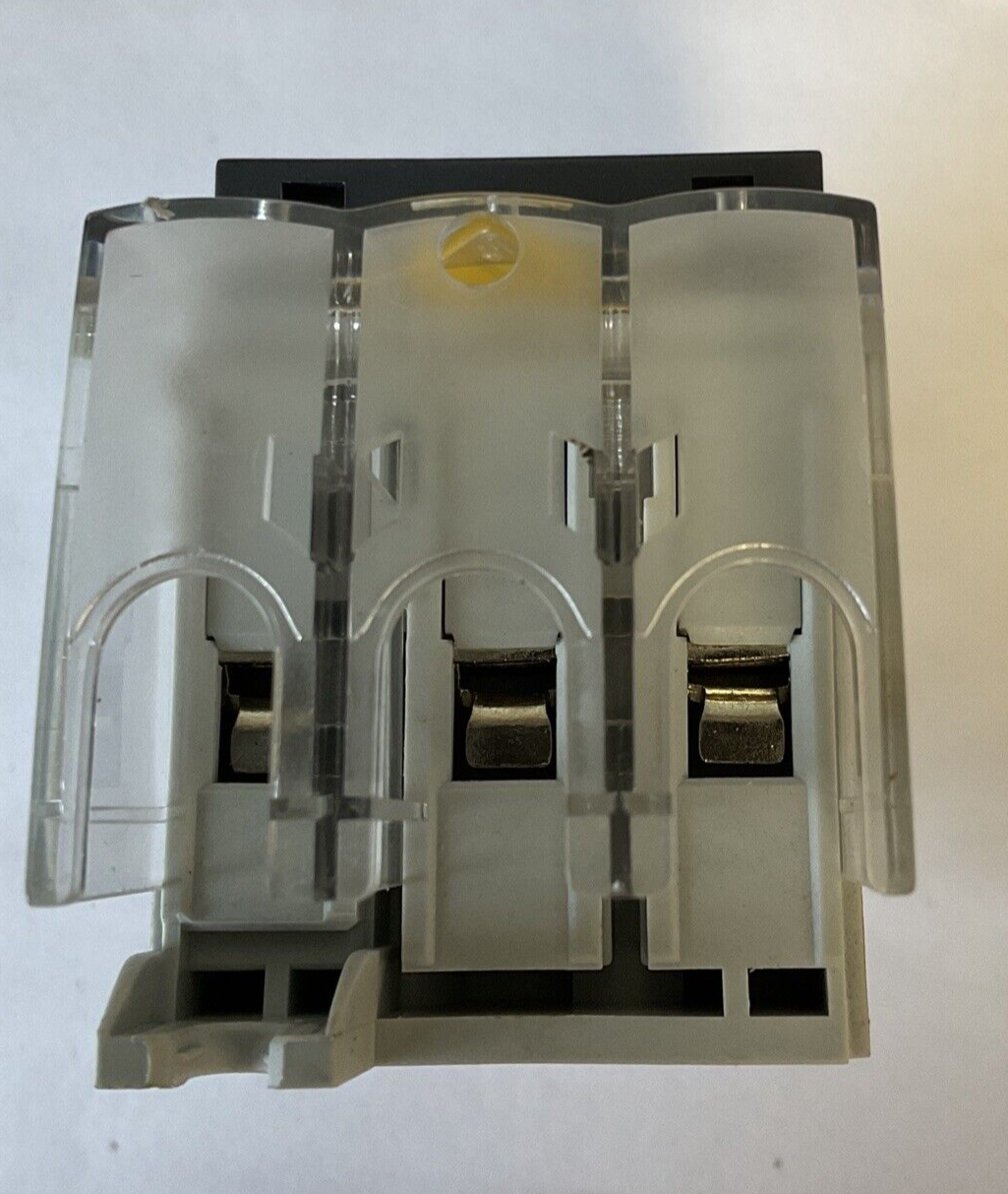 SOCOMEC SIRCO M 40 LOAD BREAK SWITCH 40A 50-60HZ8