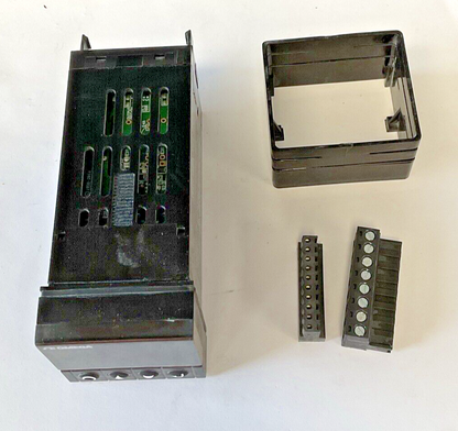 OMEGA DPI16 TEMPERATURE PROCESS CONTROLLER 240VAC 4W 400HZ0