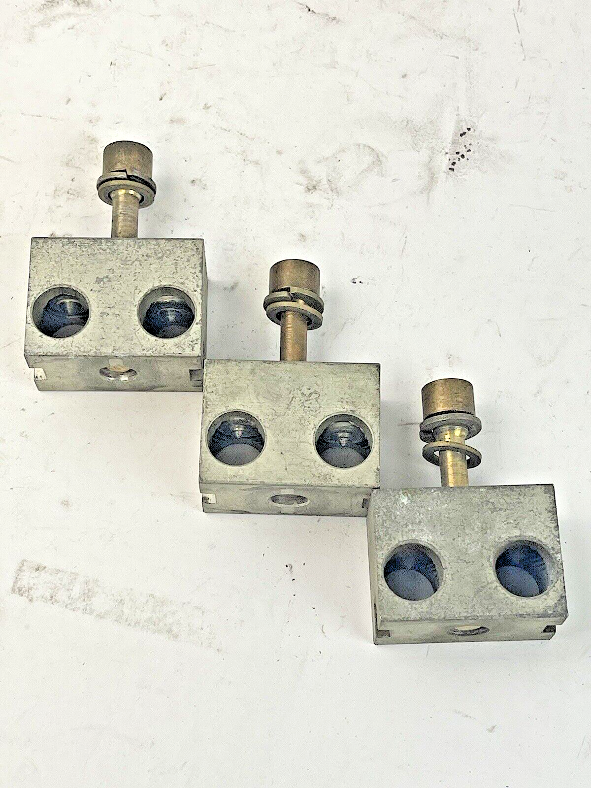 ILSCO *LOT OF 3* - TA2-J250 / D922 - LUGS - 3/0-250MCM CU, 4/0-250MCM AL5