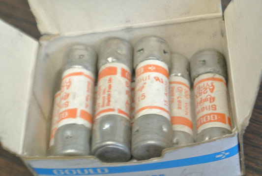 LOT of 8 / GOULD-SHAWMUT A25X15 RECTIFIER FUSES / 15A / 300V / NEW SURPLUS0