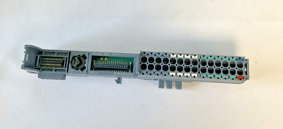 SIEMENS 6ES7 193-6BP20-0BA0 DIGITAL BASE MODULE ***LOTOF10****3
